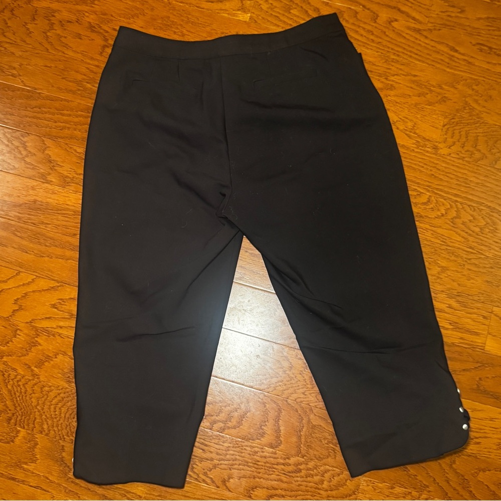 Ruby Rd. | Women’s Petite Black Capris Size 12P - Picture 2 of 6
